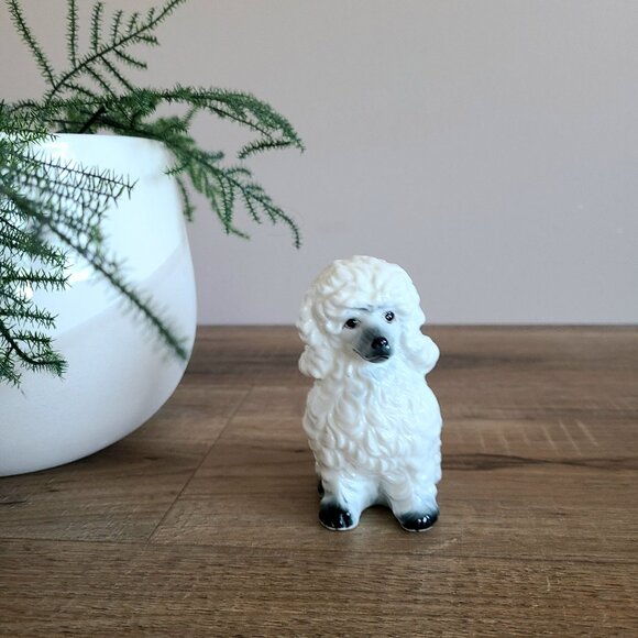 Vintage porcelain Poodle dog figurine. French white poodle. Dog lovers gift. - Picture 2 of 6